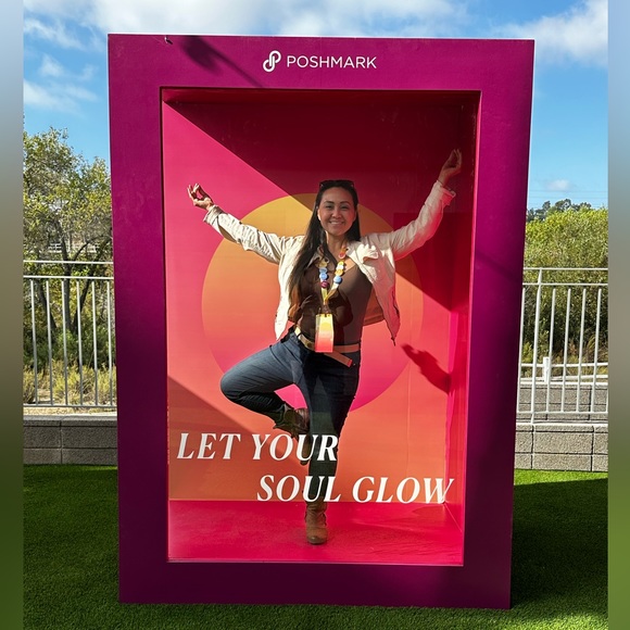 🌺Posh Ambassador II 🌺 - Picture 4 of 15